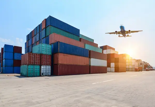 Importancia de los envíos internacionales desde Perú en el comercio global