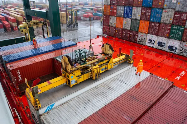 Qué tipos de mercancías se pueden transportar en un contenedor flat rack