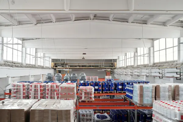 almacén organizado
